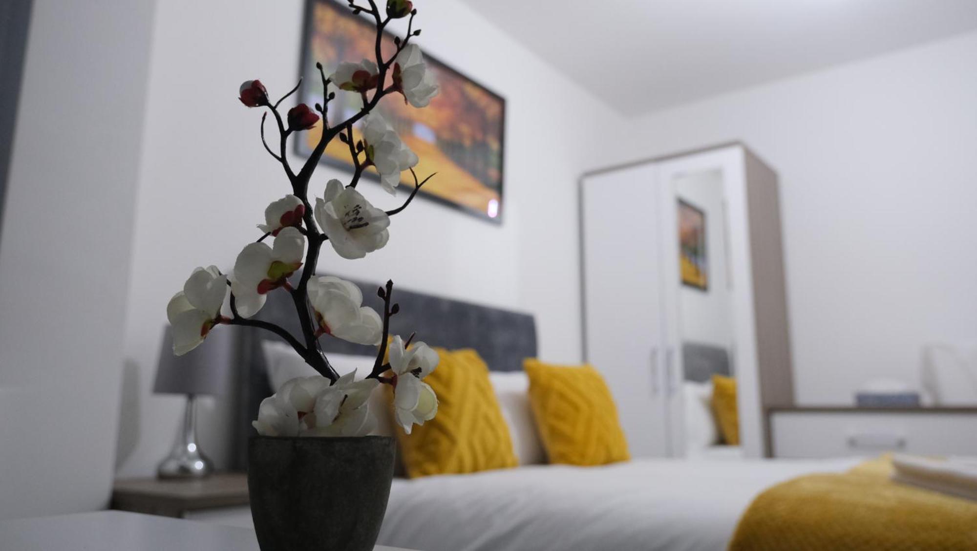 Modernized Three Bedroom House Near City Stadium, Attractions, City Centre - Sky N Netflix - Convenient Transport Manchester Kültér fotó